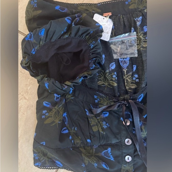 Free People Easy To Love Black Floral Crop Top Button - Picture 7 of 10